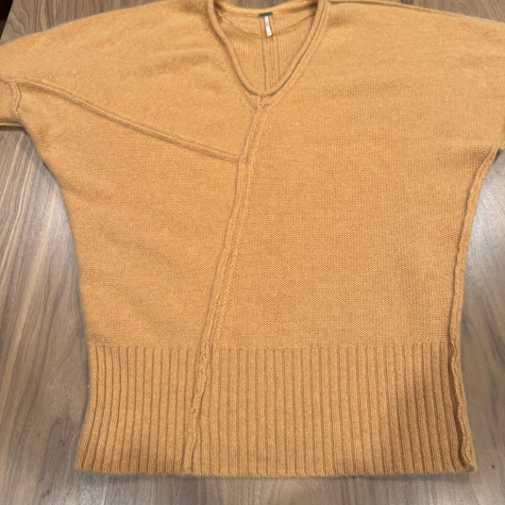 Free People 100% Cashmere Oversized Souchy V-Neck Sweater Camel Orange Size S - Picture 7 of 13